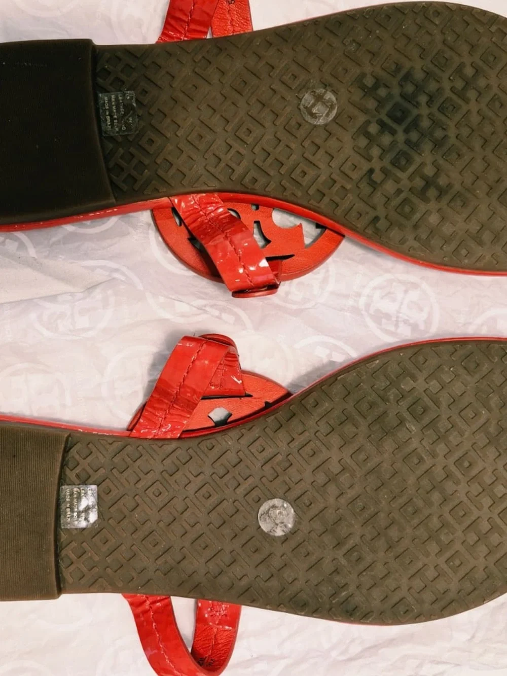 Tory Burch Red Patent Miller Logo Thong Sandals - Glossy Scarlet size 9